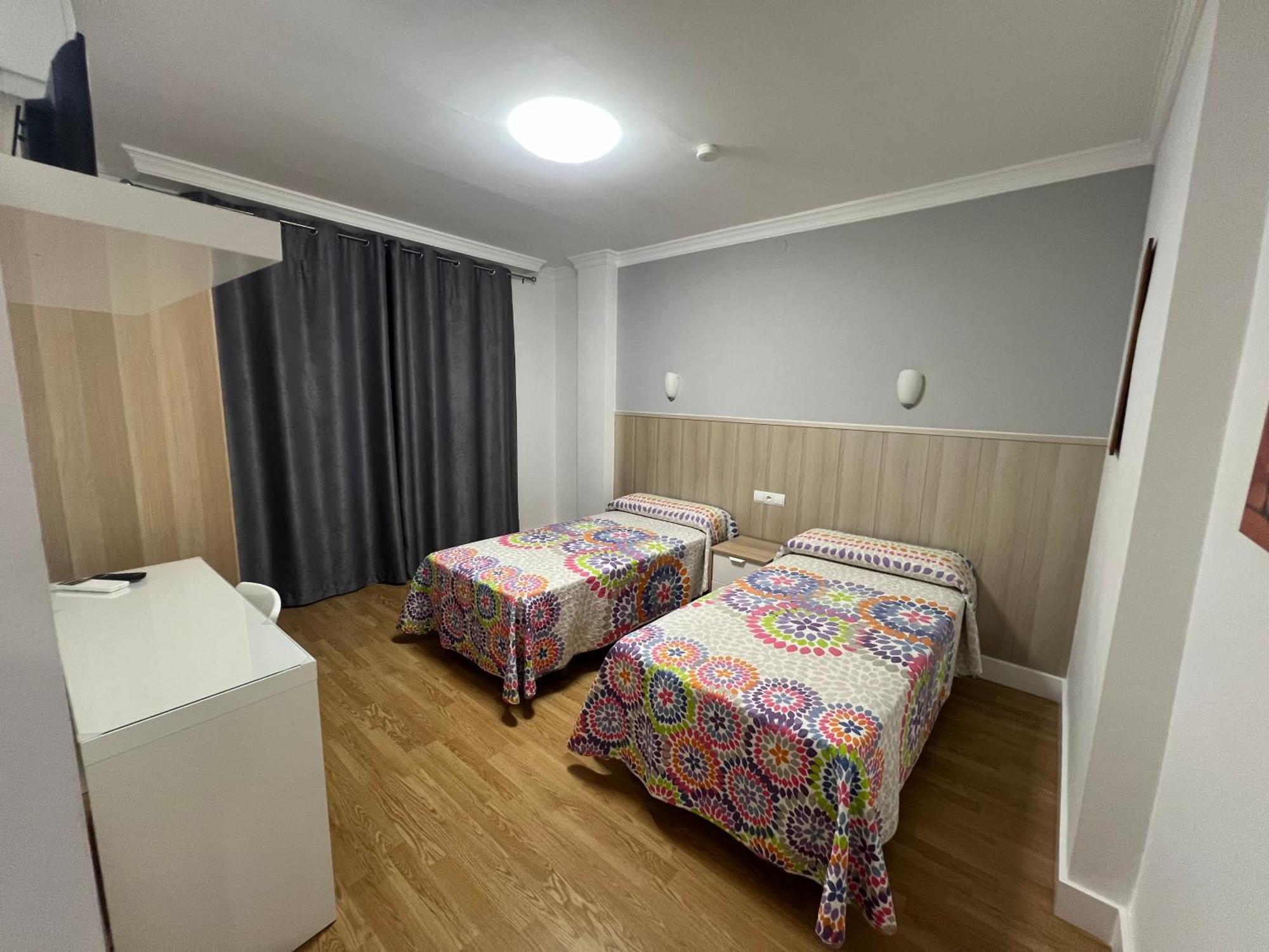 ולז-מאלגה Hotel Dila מראה חיצוני תמונה