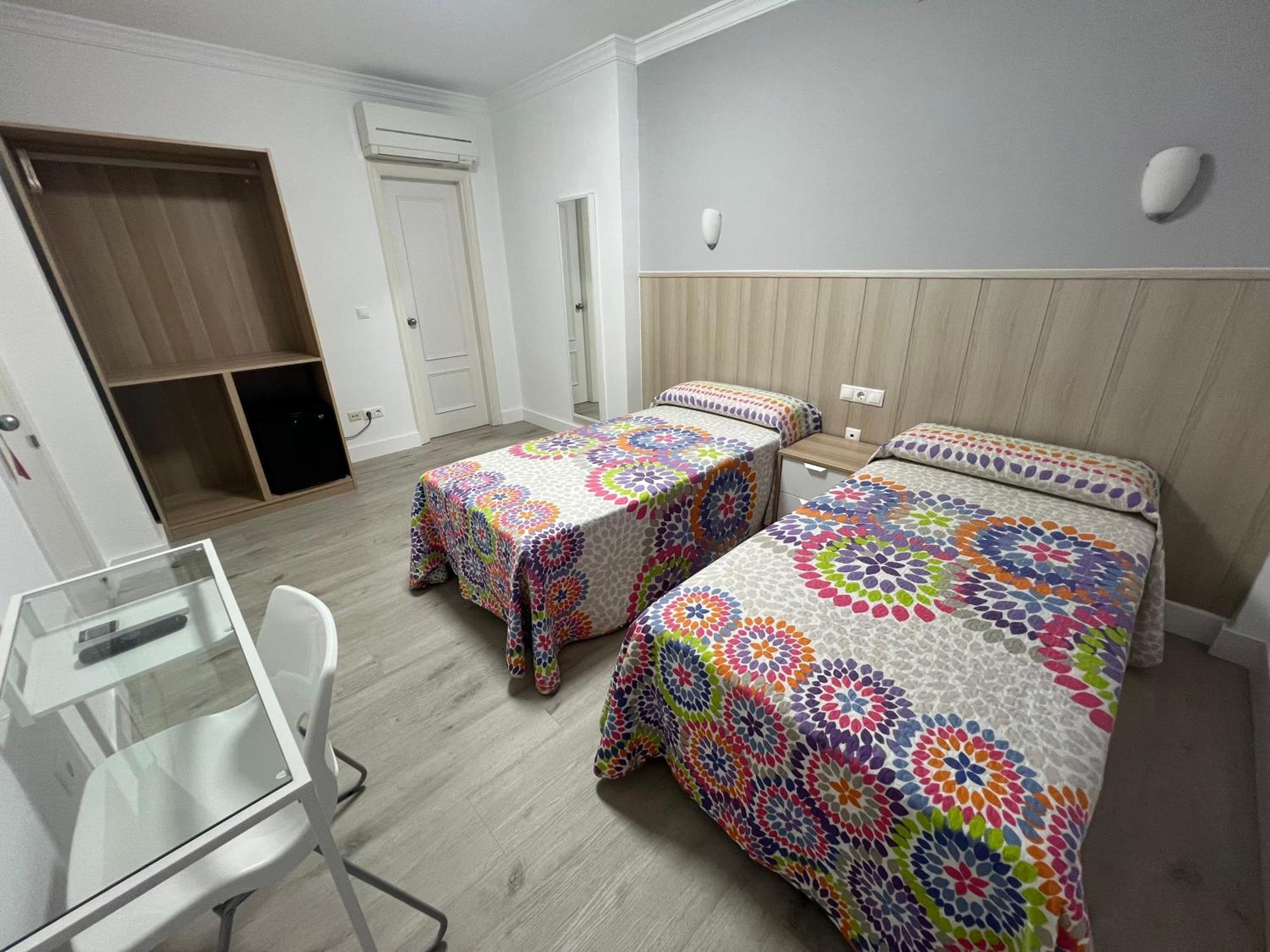 ולז-מאלגה Hotel Dila מראה חיצוני תמונה