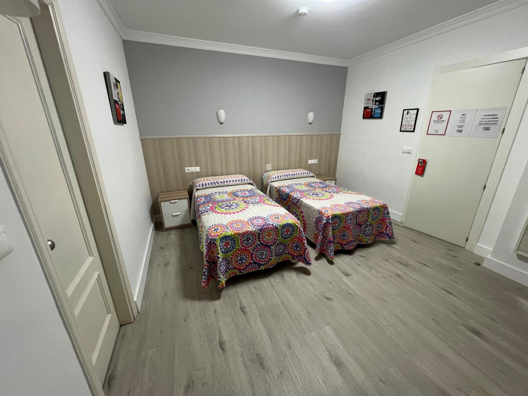 ולז-מאלגה Hotel Dila מראה חיצוני תמונה