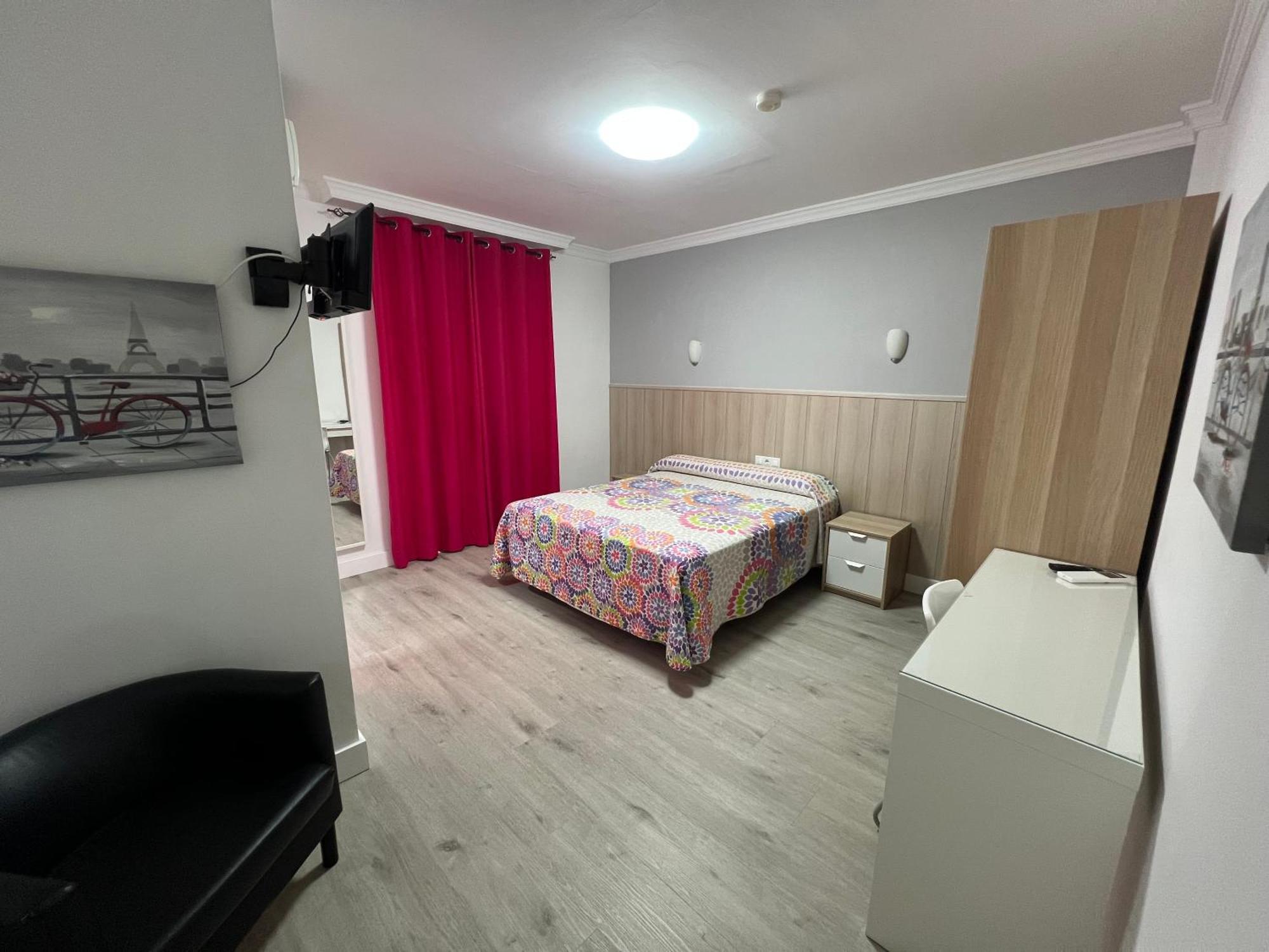 ולז-מאלגה Hotel Dila מראה חיצוני תמונה