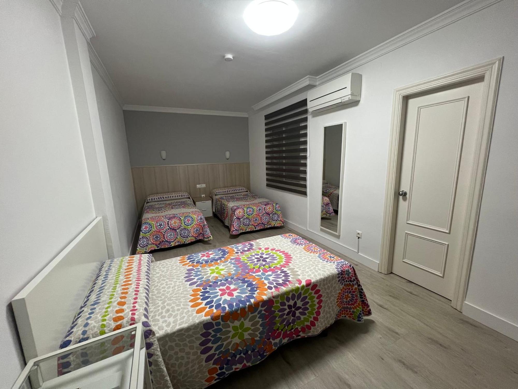 ולז-מאלגה Hotel Dila מראה חיצוני תמונה