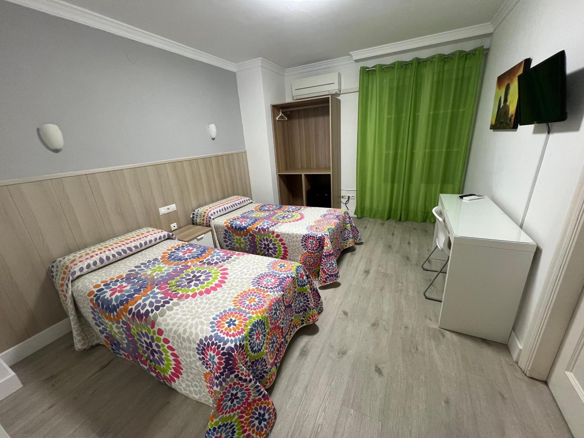 ולז-מאלגה Hotel Dila מראה חיצוני תמונה
